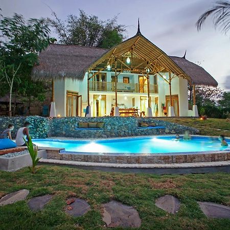 Batu Bambu Hotel Kuta  Buitenkant foto