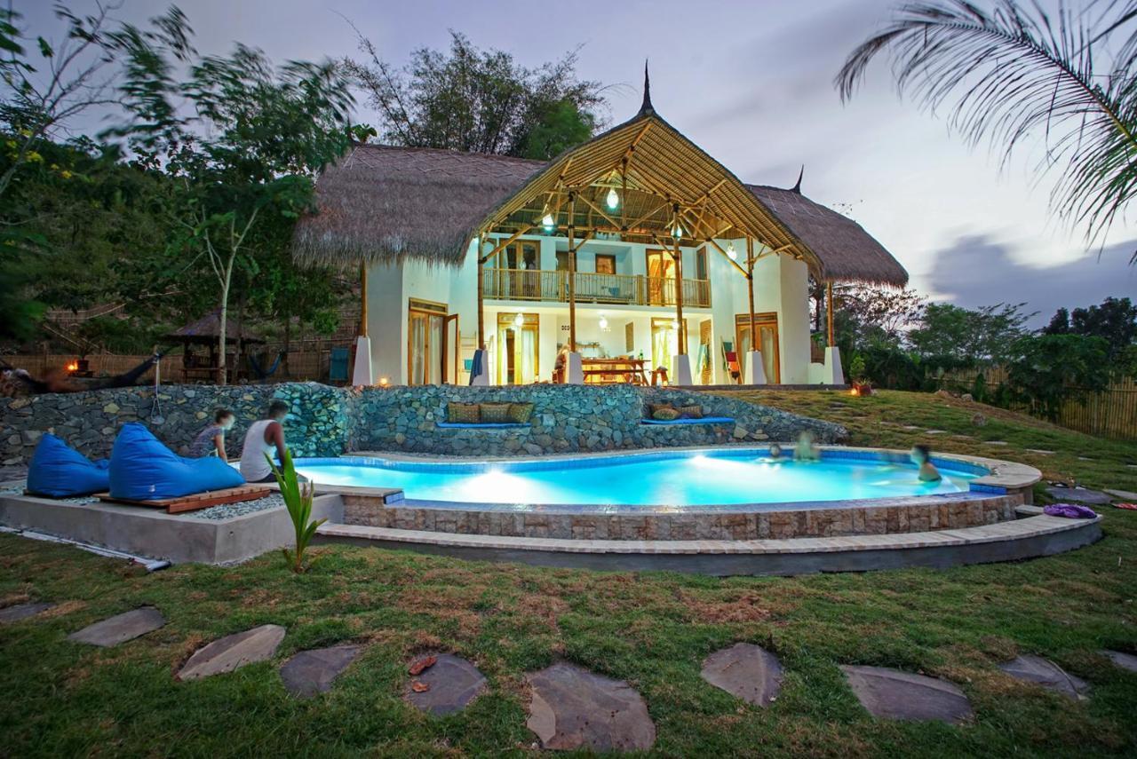 Batu Bambu Hotel Kuta  Buitenkant foto